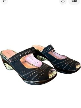 Jambu Touring Black Suede Floral Daisies Peep Toe Mary Jane Wedge Size 11 VGC